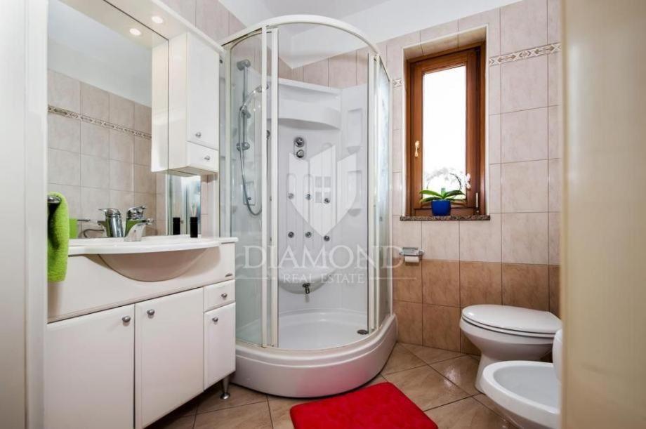 Santa Eufemia Rovinj 10Min Walk To City & Free Garage Parking Lejlighed Eksteriør billede