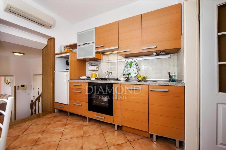 Santa Eufemia Rovinj 10Min Walk To City & Free Garage Parking Lejlighed Eksteriør billede